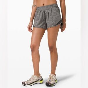 Lululemon Hotty Hot High Rise 2.5” Short Size 8 Heather Lux Black